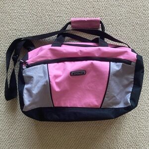 Embark Travel Duffel Bag Small Weekender Carryall Overnight Bag Like New Pink
